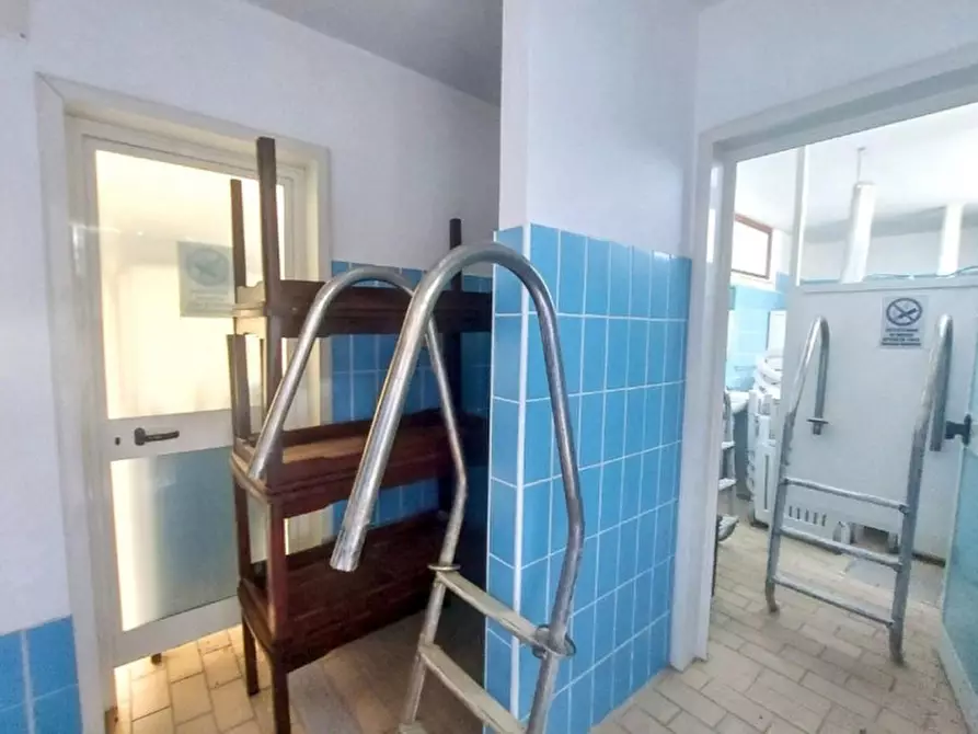 Immagine 23 di Negozio in vendita  in Via Ferdinando Neri, Aranova RM, Italia a Fiumicino