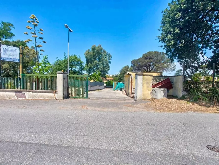 Immagine 25 di Negozio in vendita  in Via Ferdinando Neri, Aranova RM, Italia a Fiumicino