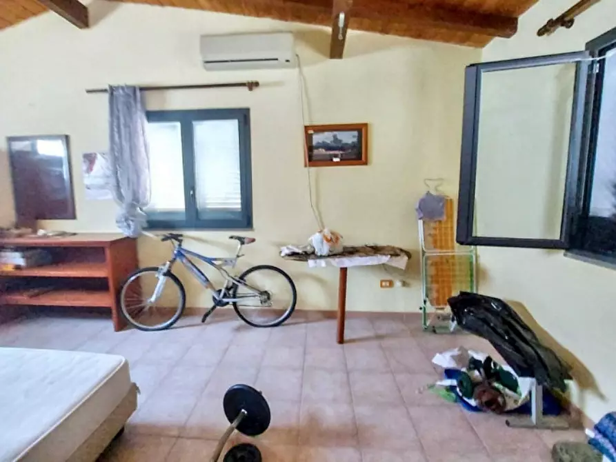 Immagine 5 di Negozio in vendita  in Via Ferdinando Neri, Aranova RM, Italia a Fiumicino