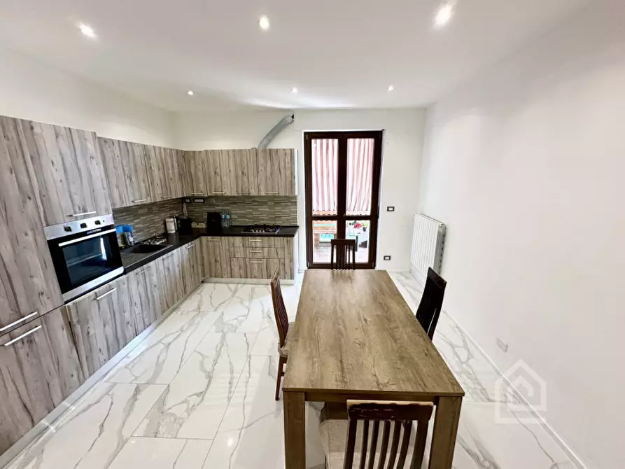 Immagine 3 di Appartamento in vendita  in Via Carpi 2/d a Rondissone