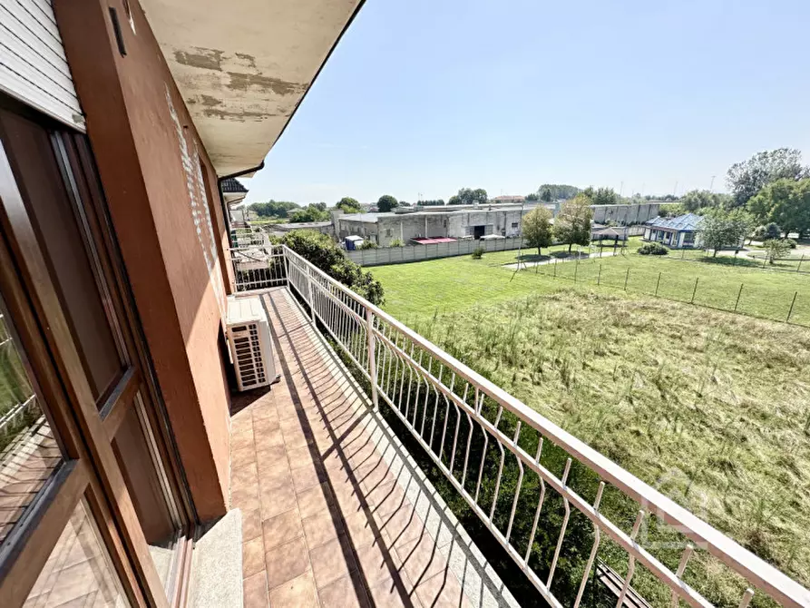 Immagine 13 di Appartamento in vendita  in Via Carpi 2/d a Rondissone