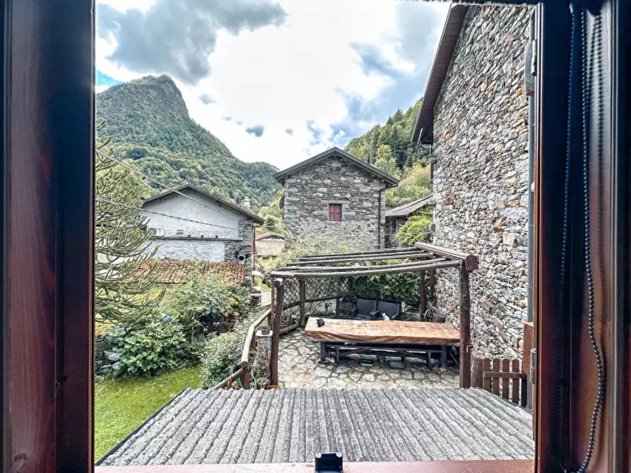Immagine 11 di Casa indipendente in vendita  in Frazione Gabbio a Varallo