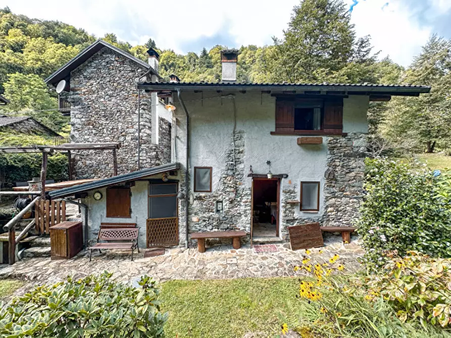 Immagine 13 di Casa indipendente in vendita  in Frazione Gabbio a Varallo
