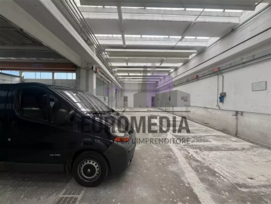 Immagine 3 di Capannone industriale in vendita  in Via A. Manzoni a Montecchio Maggiore