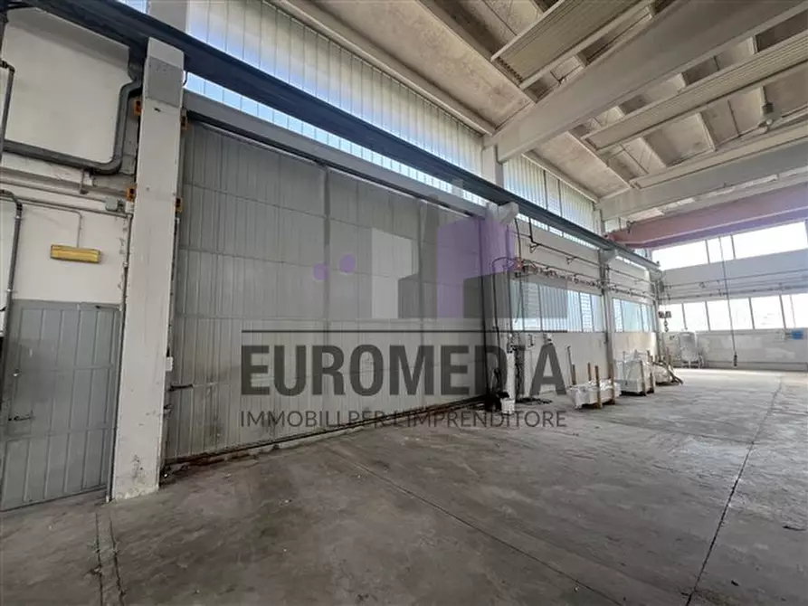 Immagine 6 di Capannone industriale in vendita  in Via A. Manzoni a Montecchio Maggiore