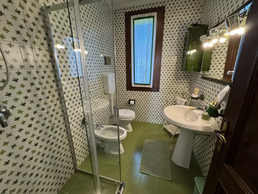 Immagine 22 di Villa in vendita  in Via Molinetto a Romano D'ezzelino