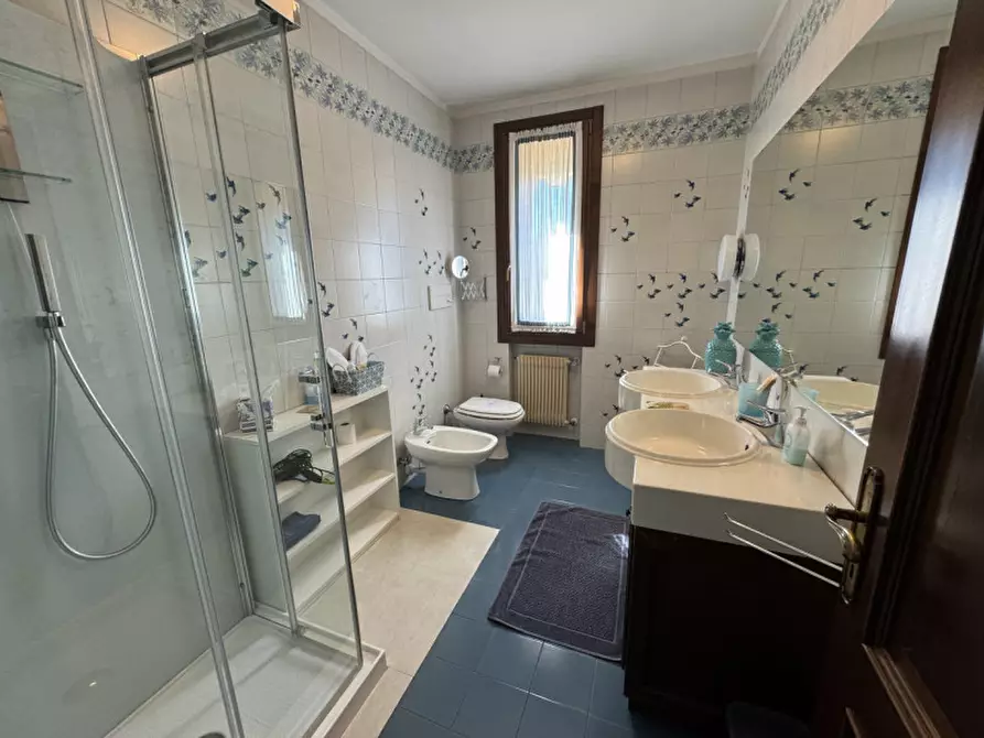 Immagine 26 di Villa in vendita  in Via Molinetto a Romano D'ezzelino