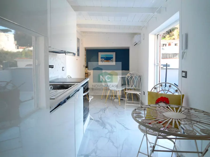 Immagine 11 di Casa bifamiliare in vendita  in Corso Angelo Rizzoli a Lacco Ameno