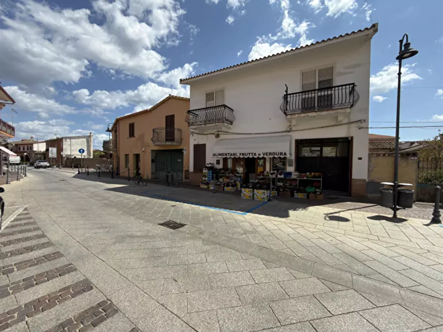 Immagine 3 di Negozio in vendita  in Corso Vittorio Emanuele 87 a Pula