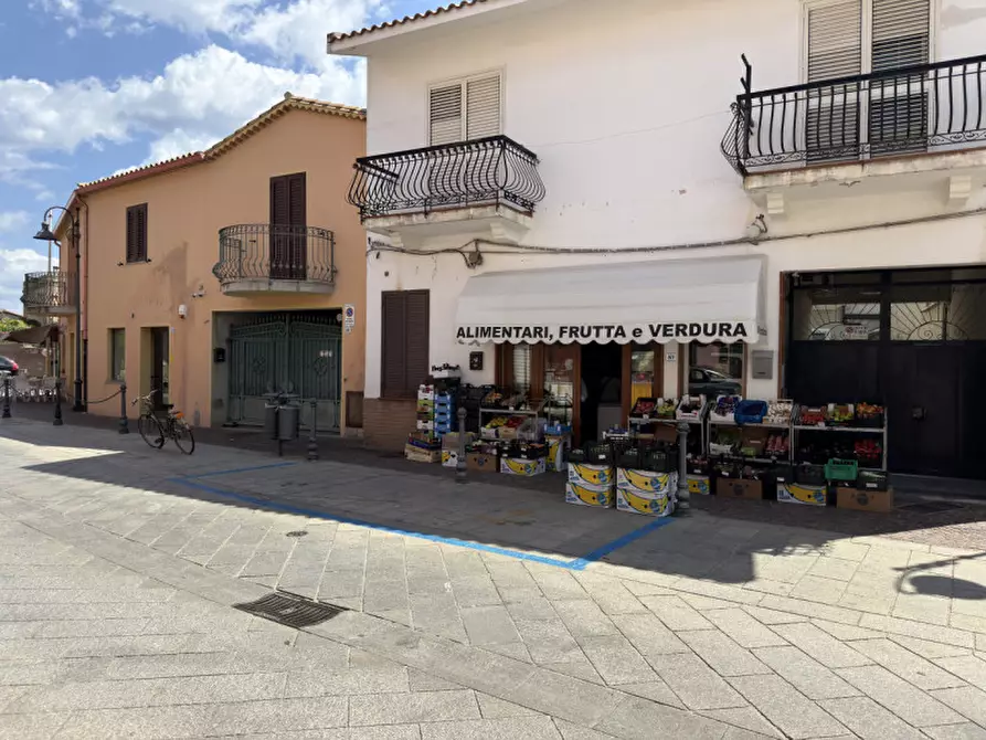 Immagine 4 di Negozio in vendita  in Corso Vittorio Emanuele 87 a Pula