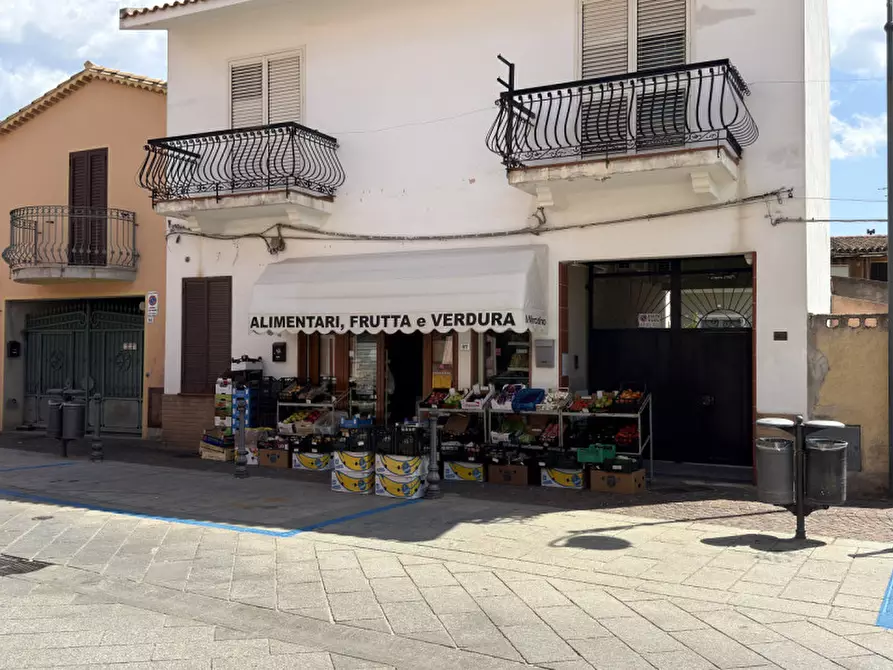 Immagine 7 di Negozio in vendita  in Corso Vittorio Emanuele 87 a Pula