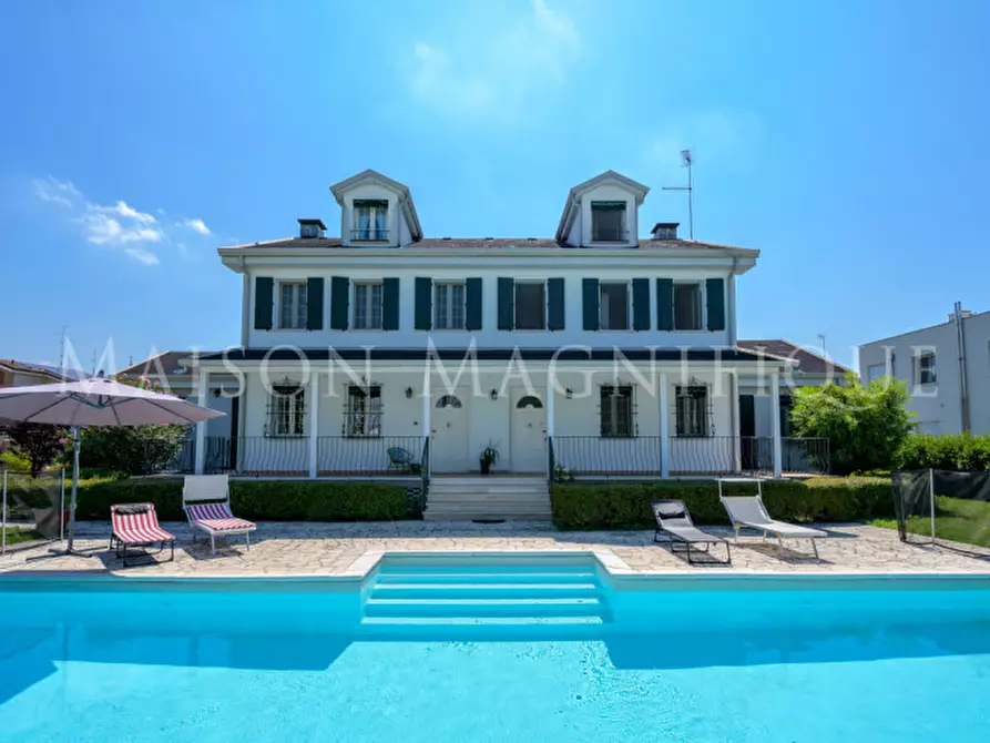 Immagine 1 di Casa bifamiliare in vendita  in Via delle Viole a Vigarano Mainarda