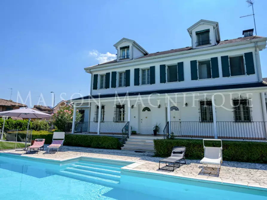 Immagine 3 di Casa bifamiliare in vendita  in Via delle Viole a Vigarano Mainarda