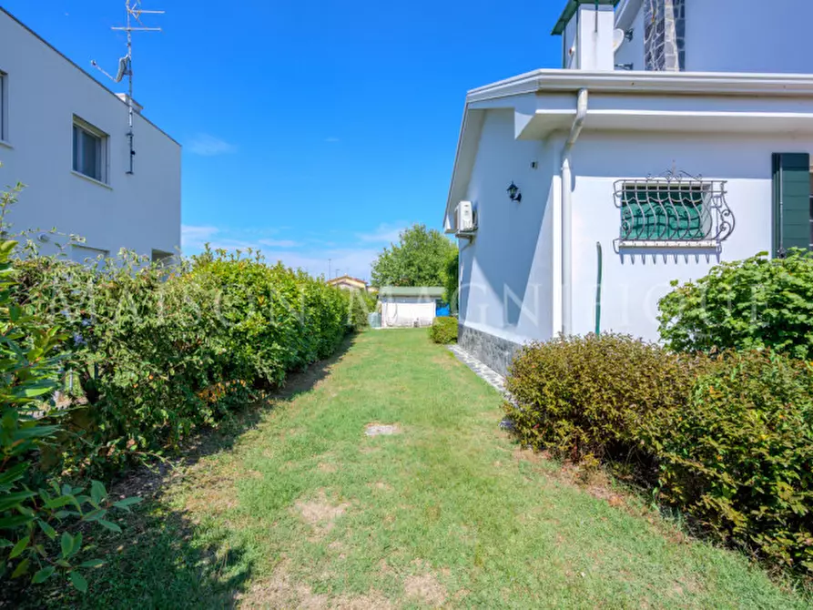Immagine 63 di Casa bifamiliare in vendita  in Via delle Viole a Vigarano Mainarda