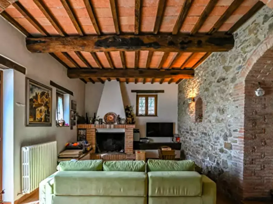 Immagine 2 di Rustico / casale in vendita  a Corciano