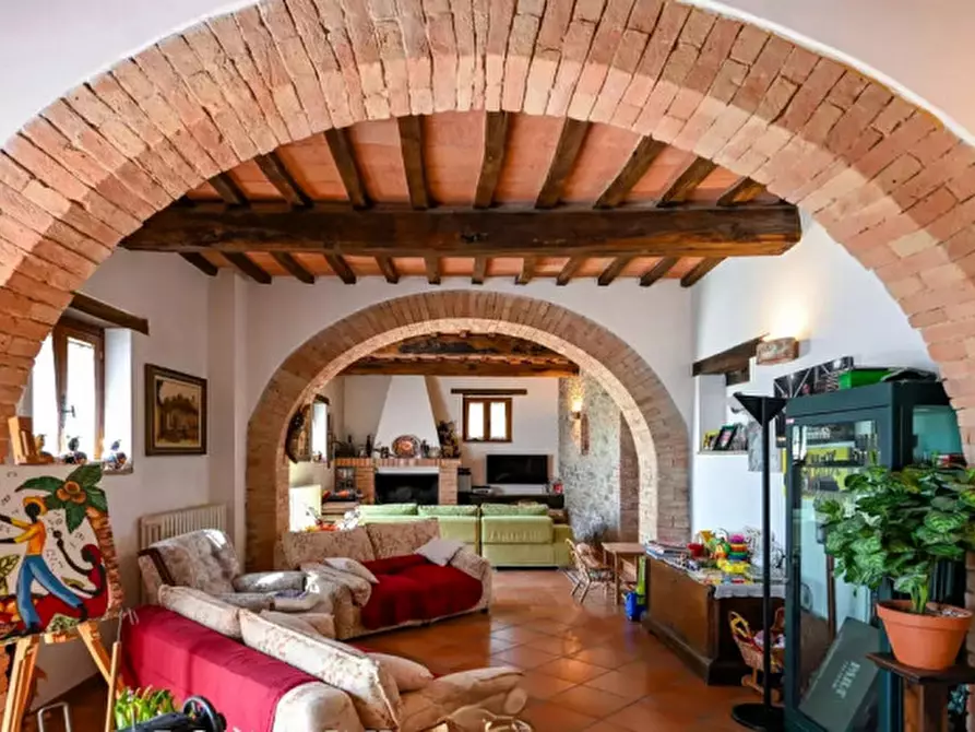 Immagine 7 di Rustico / casale in vendita  a Corciano