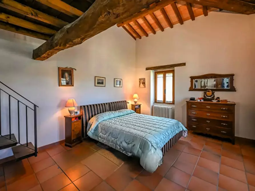 Immagine 9 di Rustico / casale in vendita  a Corciano