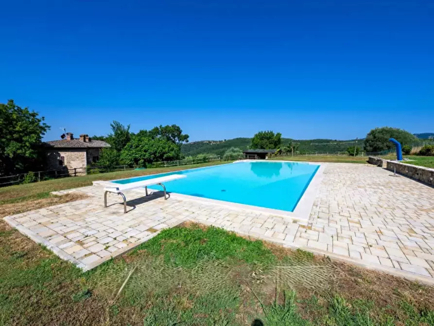 Immagine 17 di Rustico / casale in vendita  a Corciano