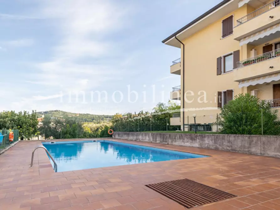 Immagine 4 di Appartamento in vendita  in VIA SAN ZENO Piano 2-3 a Bardolino