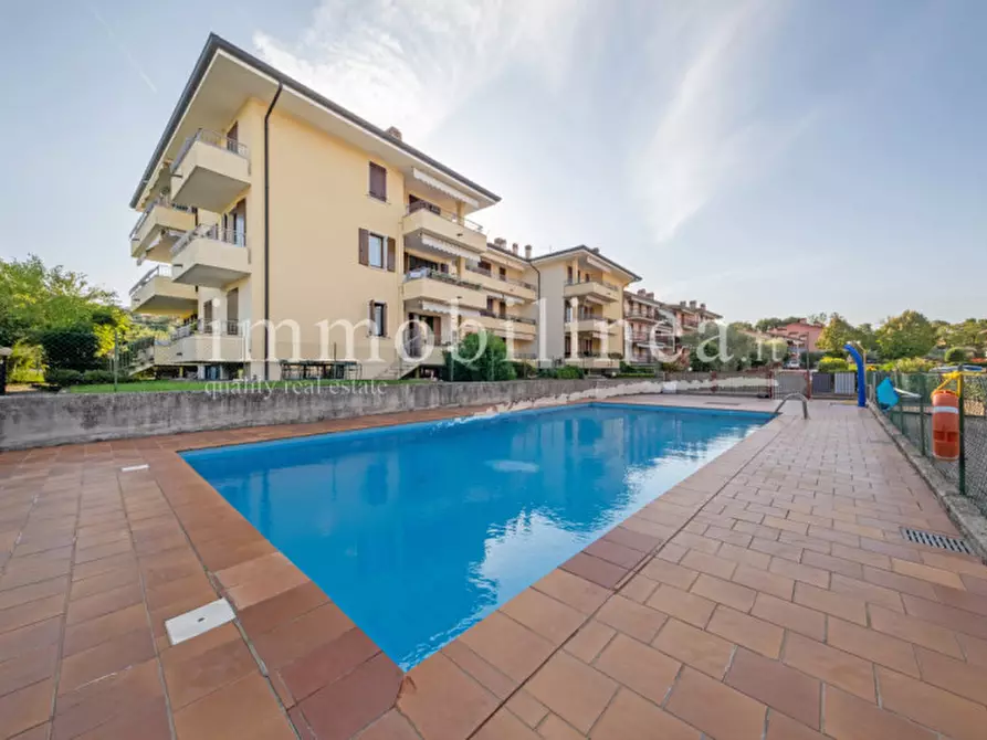 Immagine 4 di Appartamento in vendita  in VIA SAN ZENO Piano 2-3 a Bardolino