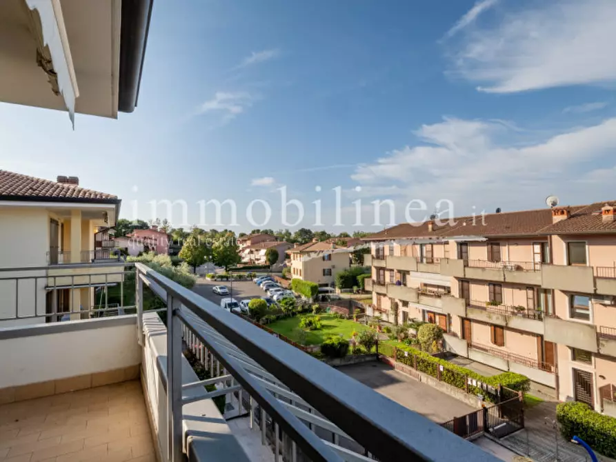 Immagine 6 di Appartamento in vendita  in VIA SAN ZENO Piano 2-3 a Bardolino