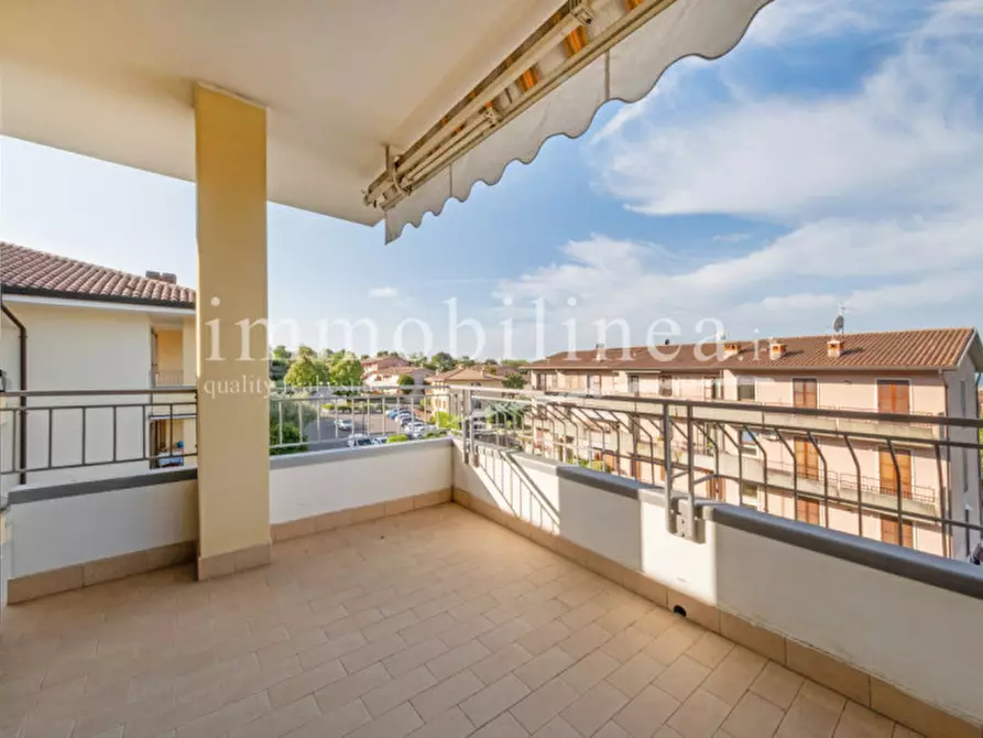 Immagine 7 di Appartamento in vendita  in VIA SAN ZENO Piano 2-3 a Bardolino