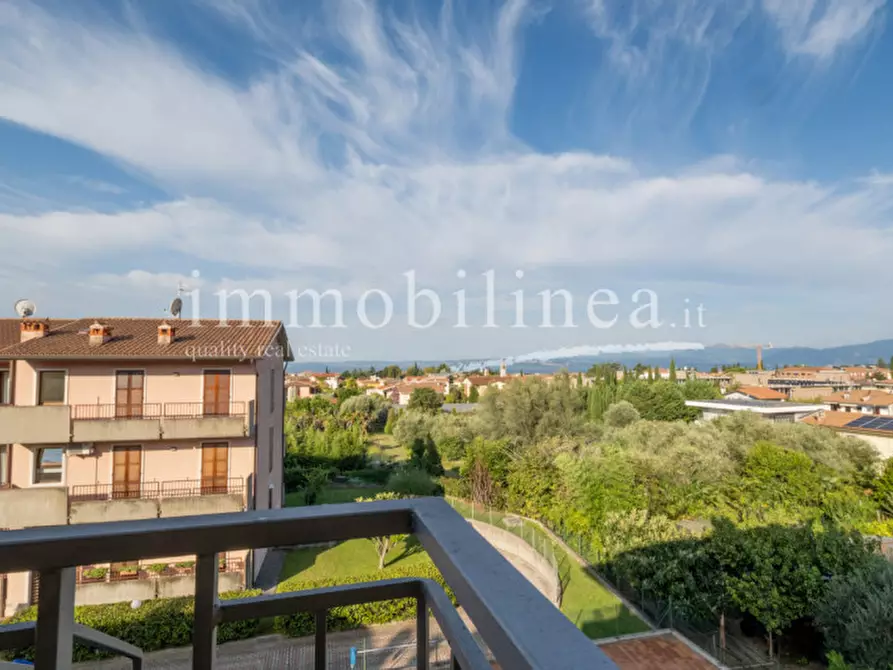 Immagine 10 di Appartamento in vendita  in VIA SAN ZENO Piano 2-3 a Bardolino