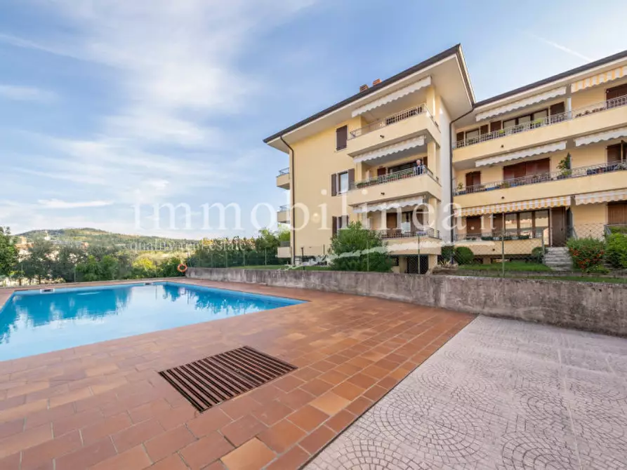 Immagine 15 di Appartamento in vendita  in VIA SAN ZENO Piano 2-3 a Bardolino