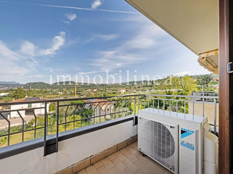 Immagine 19 di Appartamento in vendita  in VIA SAN ZENO Piano 2-3 a Bardolino