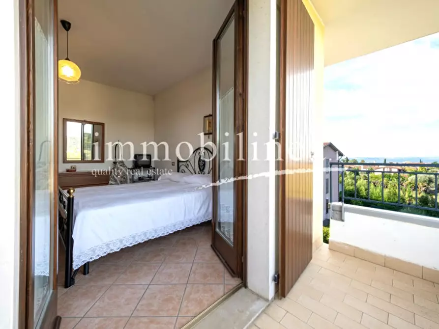 Immagine 20 di Appartamento in vendita  in VIA SAN ZENO Piano 2-3 a Bardolino