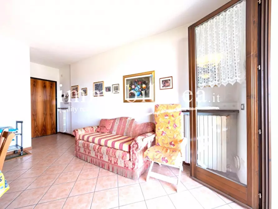 Immagine 23 di Appartamento in vendita  in VIA SAN ZENO Piano 2-3 a Bardolino