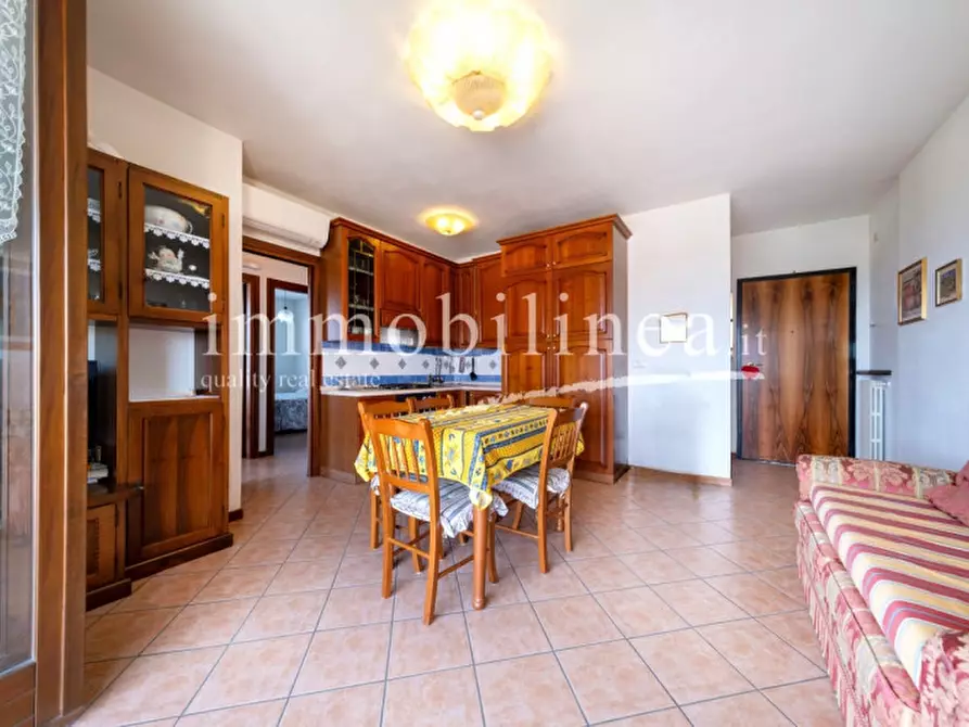 Immagine 24 di Appartamento in vendita  in VIA SAN ZENO Piano 2-3 a Bardolino