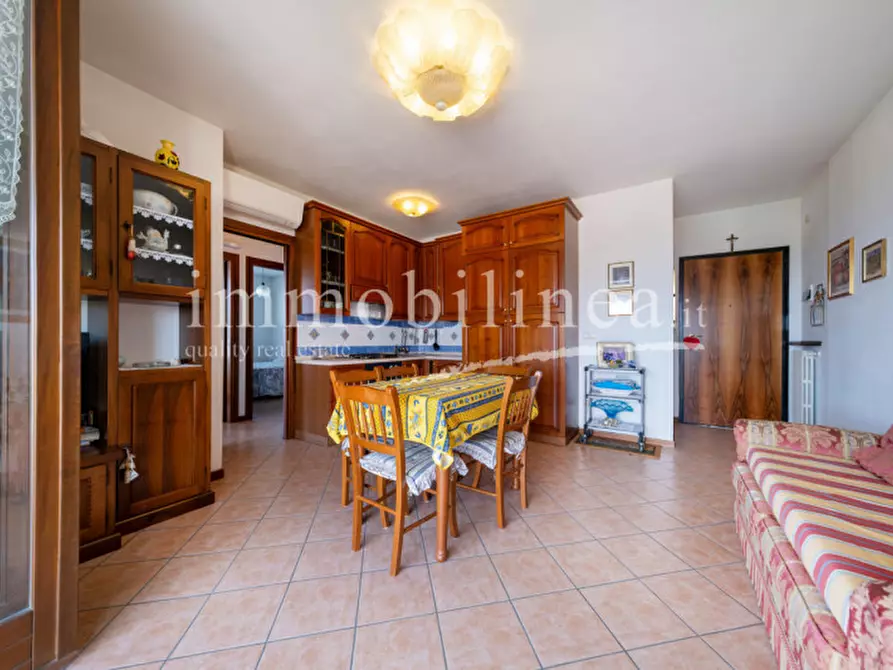 Immagine 24 di Appartamento in vendita  in VIA SAN ZENO Piano 2-3 a Bardolino