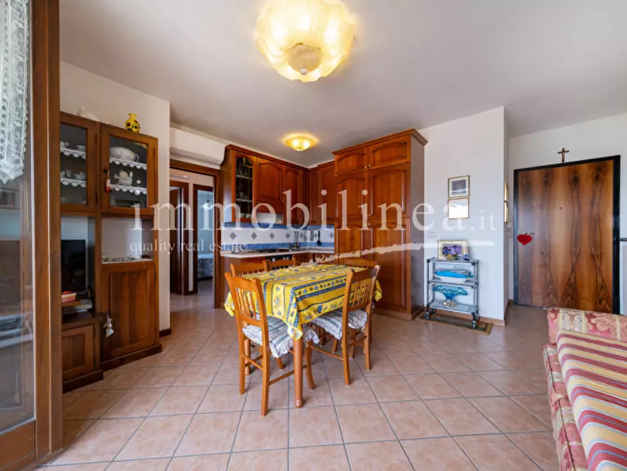 Immagine 26 di Appartamento in vendita  in VIA SAN ZENO Piano 2-3 a Bardolino