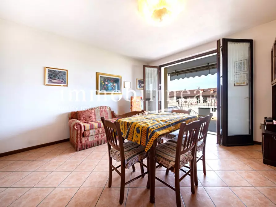 Immagine 28 di Appartamento in vendita  in VIA SAN ZENO Piano 2-3 a Bardolino