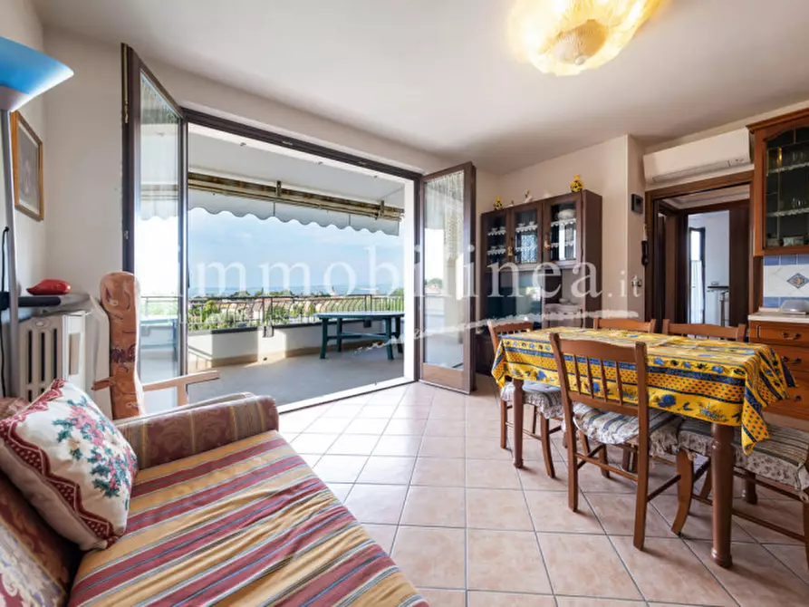 Immagine 29 di Appartamento in vendita  in VIA SAN ZENO Piano 2-3 a Bardolino