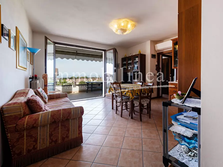 Immagine 30 di Appartamento in vendita  in VIA SAN ZENO Piano 2-3 a Bardolino