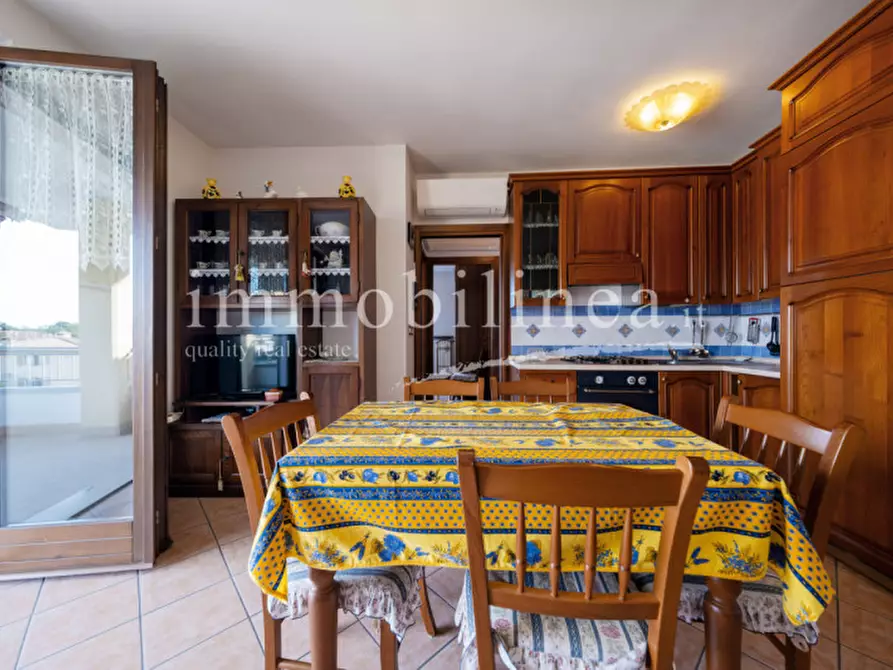 Immagine 31 di Appartamento in vendita  in VIA SAN ZENO Piano 2-3 a Bardolino