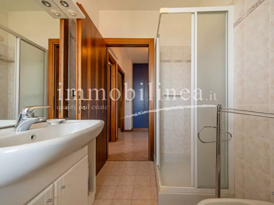 Immagine 32 di Appartamento in vendita  in VIA SAN ZENO Piano 2-3 a Bardolino