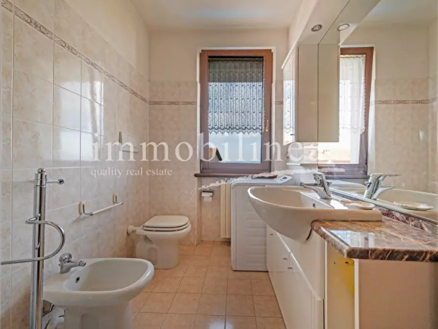 Immagine 33 di Appartamento in vendita  in VIA SAN ZENO Piano 2-3 a Bardolino