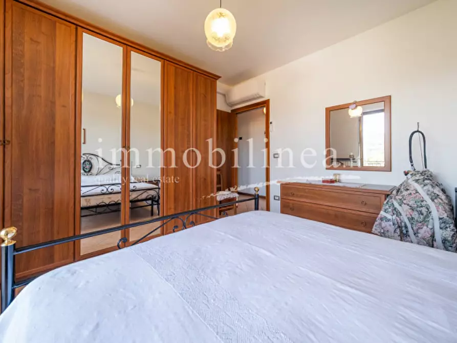 Immagine 38 di Appartamento in vendita  in VIA SAN ZENO Piano 2-3 a Bardolino