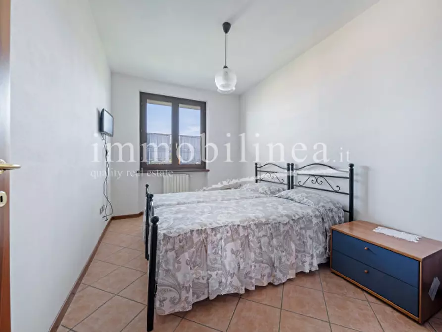 Immagine 39 di Appartamento in vendita  in VIA SAN ZENO Piano 2-3 a Bardolino