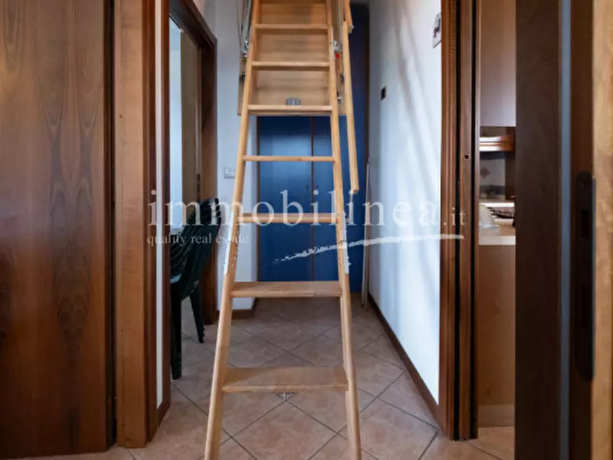 Immagine 43 di Appartamento in vendita  in VIA SAN ZENO Piano 2-3 a Bardolino