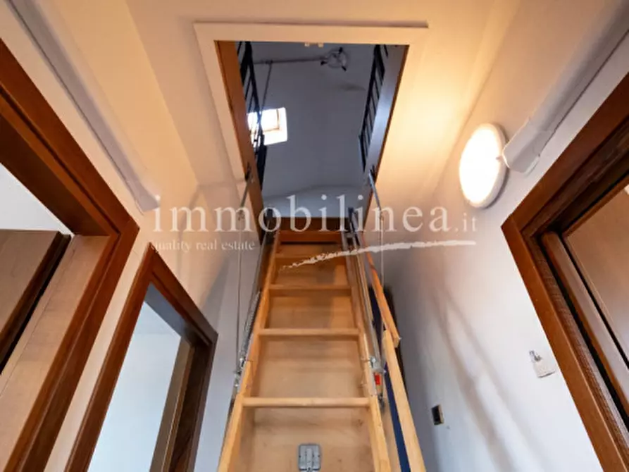 Immagine 44 di Appartamento in vendita  in VIA SAN ZENO Piano 2-3 a Bardolino