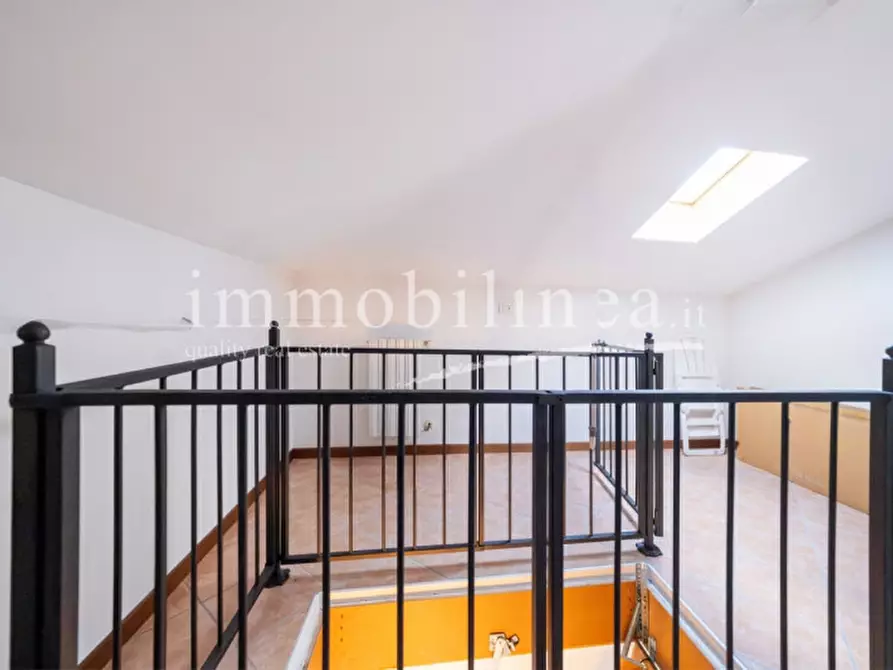 Immagine 45 di Appartamento in vendita  in VIA SAN ZENO Piano 2-3 a Bardolino