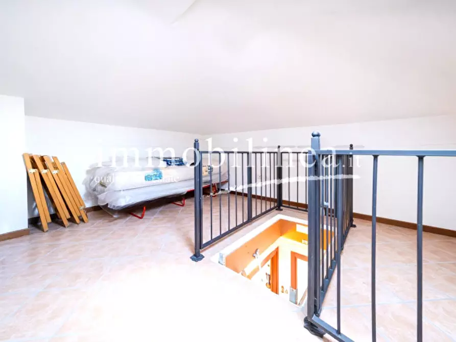 Immagine 47 di Appartamento in vendita  in VIA SAN ZENO Piano 2-3 a Bardolino