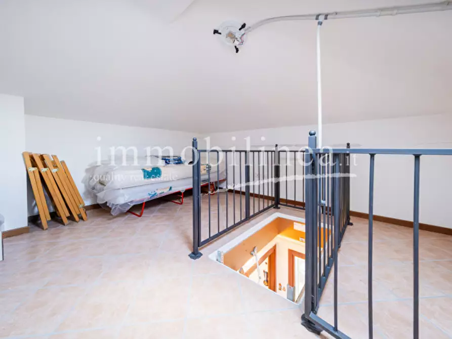 Immagine 47 di Appartamento in vendita  in VIA SAN ZENO Piano 2-3 a Bardolino