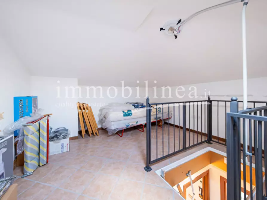 Immagine 48 di Appartamento in vendita  in VIA SAN ZENO Piano 2-3 a Bardolino