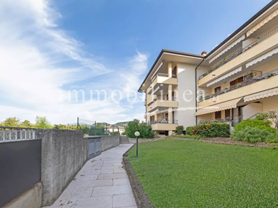 Immagine 53 di Appartamento in vendita  in VIA SAN ZENO Piano 2-3 a Bardolino