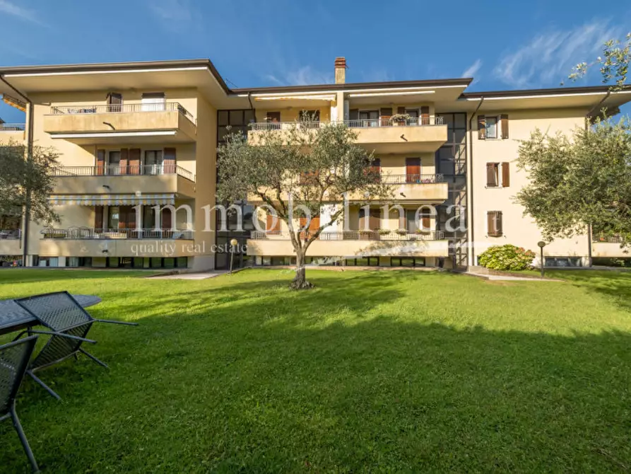 Immagine 57 di Appartamento in vendita  in VIA SAN ZENO Piano 2-3 a Bardolino